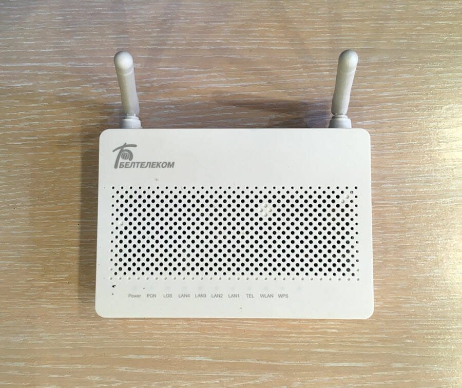 Передняя сторона модема Huawei EchoLife HG8245HV5