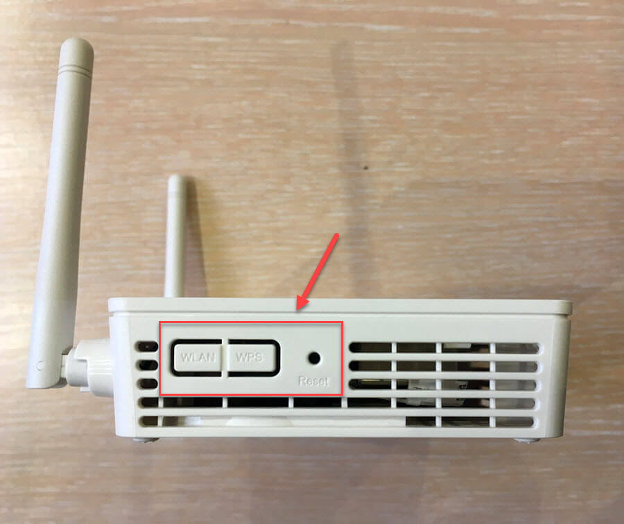 Кнопки WLAN/WPS и RESET на модеме Huawei EchoLife HG8245HV5