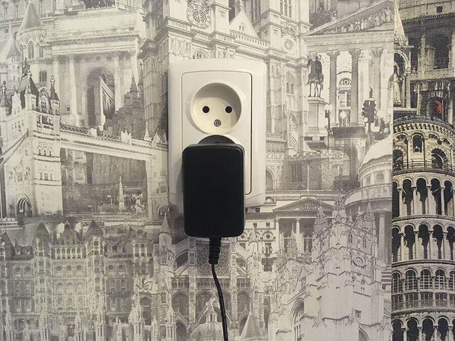 Подключение порта POWER модема Huawei EchoLife HG8245HV5 к электрической розетке