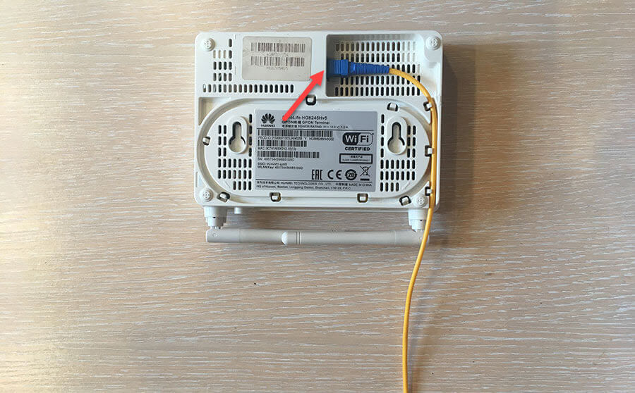 Подключение оптического кабеля к модему Huawei EchoLife HG8245HV5