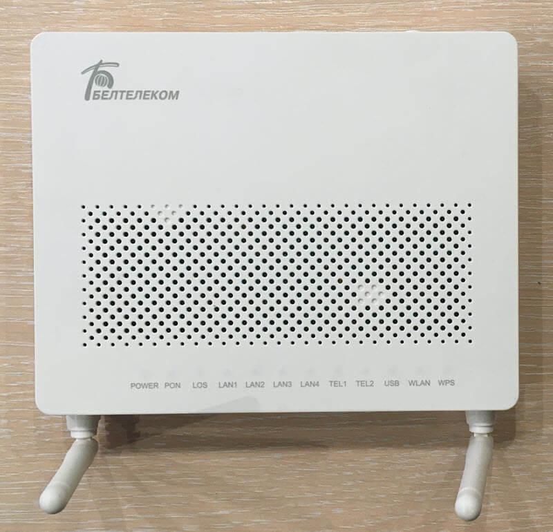 Передняя сторона модема Huawei EchoLife HG8245H-256M