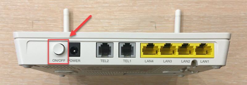 Кнопка включения/выключения на модеме Huawei EchoLife HG8245H-256M