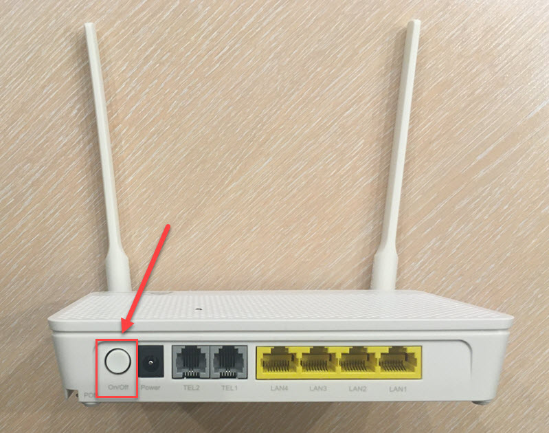 Кнопка включения/выключения на модеме Huawei EchoLife HG8245H5