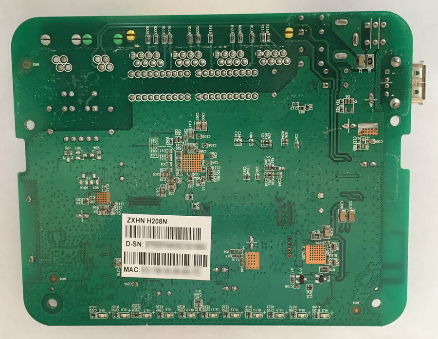 Задняя сторона платы модема ZTE ZXHN H208N